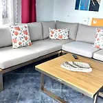 Mit Privatem Balkon Sowie Meer- Und Gebirgsblick Im Modernen Stil *
